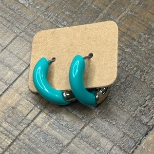 💎 3 FOR $20 JEWELRY 💎 Turquoise & Gold Hoop Earrings